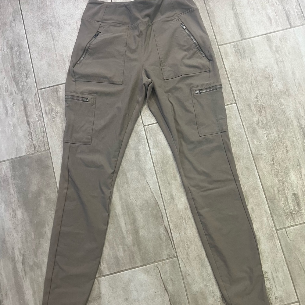Athleta Women's Tan Headland Hybrid Cargo Pants - Picture 2 of 6